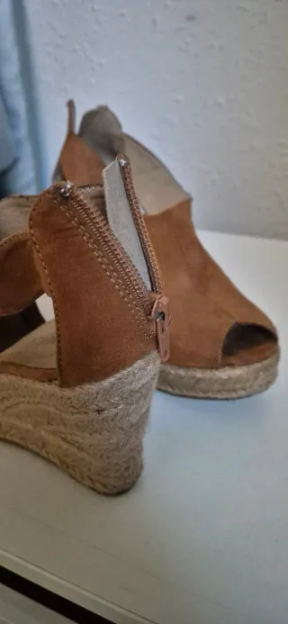Sandalias ERCILA Cuña Marrón