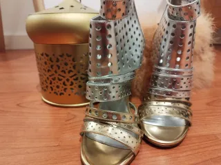 Tacones Jimmy Choo Dorados y Plateados