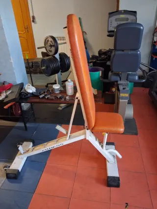 Banco de musculación articulado