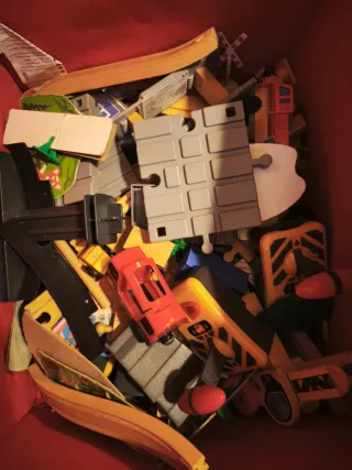 Pista de tren de madera