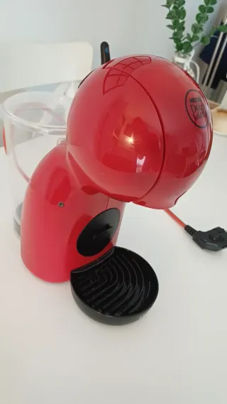Cafetera Dolce Gusto Roja