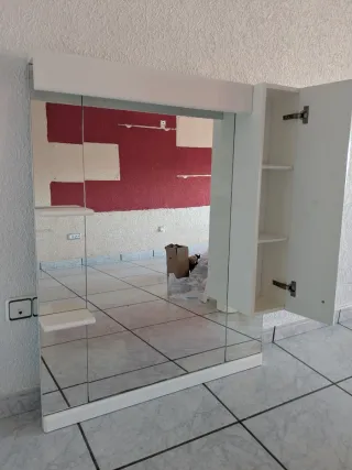 Espejo de baño con armario