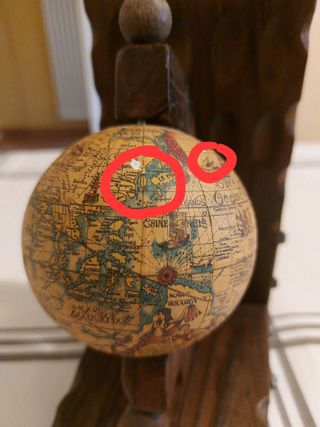 Reggilibri Mappamondo in legno + scrigno