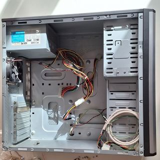 Torre PC Gris Grafito con Fuente de Alimentación