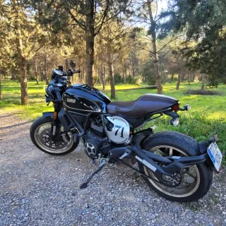 DUCATI Scrambler Cafe Racer 800cc