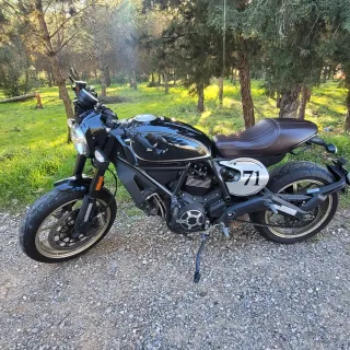 DUCATI Scrambler Cafe Racer 800cc