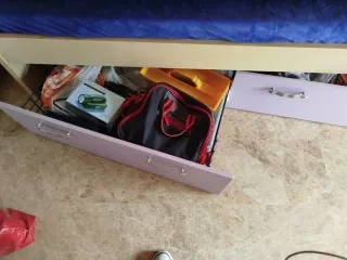 Literas de madera y tela