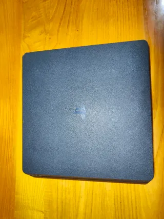 PS4 Slim 500GB SSD Fw. 11.00 con mando Playstation