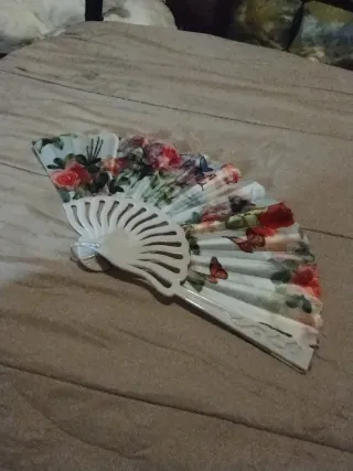 Ventaglio con bacchette in avorina