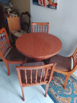 Mesa de cocina redonda de madera