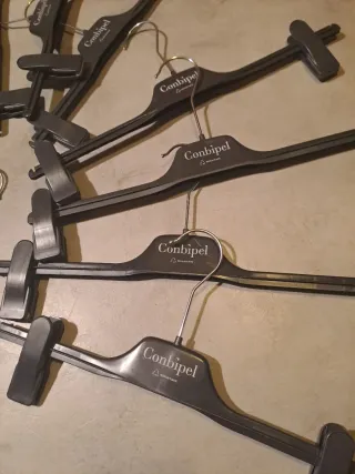 Lotto 10 grucce Conbipel pantaloni/gonne