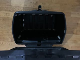 Baúl de reparto negro