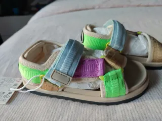 Sandalias bebé talla 24