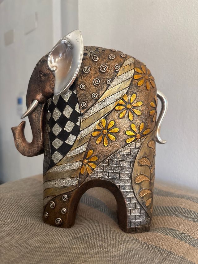 Elefante Decorativo Dorado y Bronce (lote 18/B)