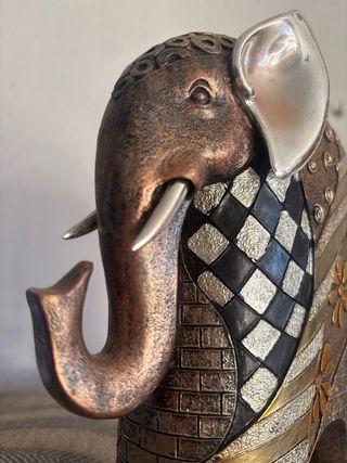 Elefante Decorativo Dorado y Bronce (lote 18/B)