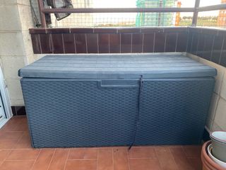 Arcón exterior de plástico gris