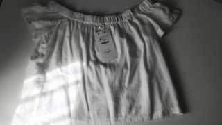 Blusa Stradivarius hombros descubiertos