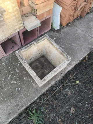 Fioriera in cemento bianco