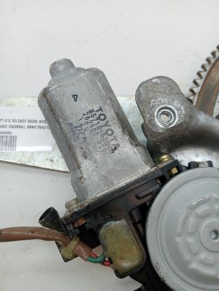 ELEVALUNAS TRASERO DERECHO LEXUS IS200 (GXE10)