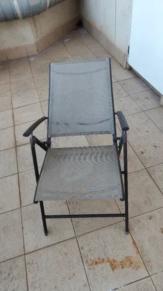 Mesa redonda cristal y 4 sillas reclinables