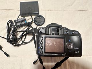 Cámara Sony A100 + Accesorios