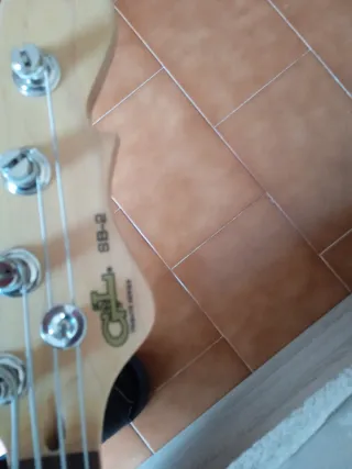 Bajo G&L sb-2 tribute