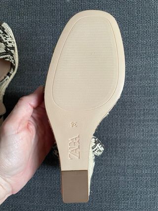 Sandalias Zara efecto piel serpiente T36