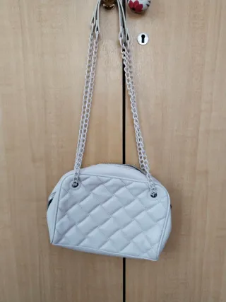 Bolso marfil, Parfois acolchado