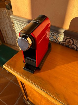 Cafetera Nespresso Roja