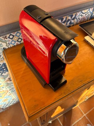Cafetera Nespresso Roja