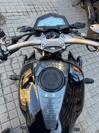 Moto Naked Negra Zontes 125cc