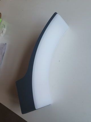 Lámpara de pared moderna Lakko