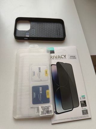 Custodia iPhone 13 Pro in legno e protezione per lo schermo