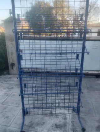 expositor de rejillas con kejas