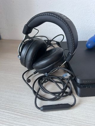 PS4 Slim Negra + Mando Azul