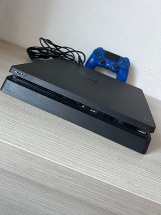 PS4 Slim Negra + Mando Azul