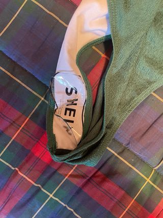 Costume intero elegante verde con dettagli oro