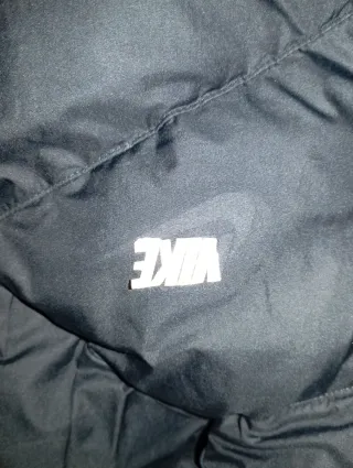 Plumífero Nike Mujer Negro talla L: 147- 158 cm