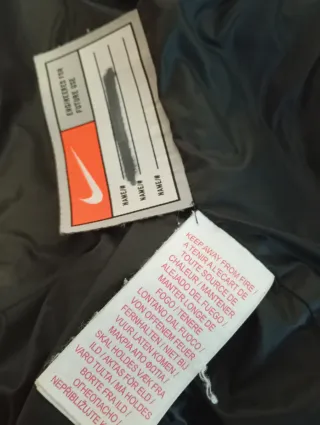 Plumífero Nike Mujer Negro talla L: 147- 158 cm