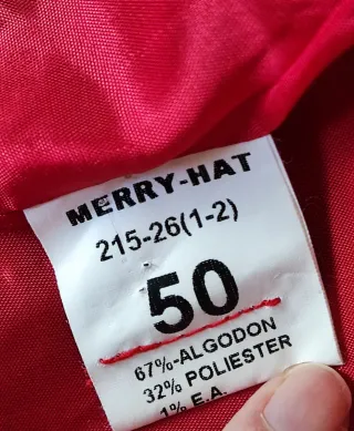 Traje de falda azul vaquero con forro rojo