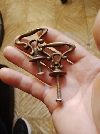 Dos tiradores estilo retro