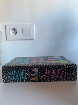 Libro “canciones y recuerdos”