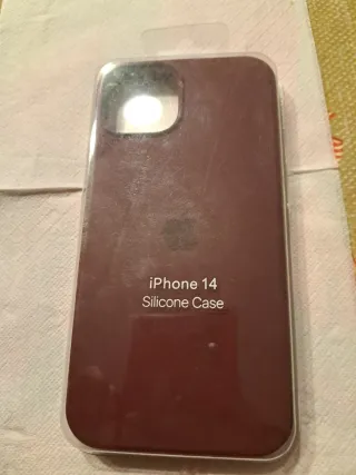 Funda iPhone 14 Granate Silicona Apple