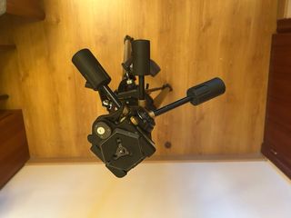 Trípode Manfrotto Triaut 058B con cabezal