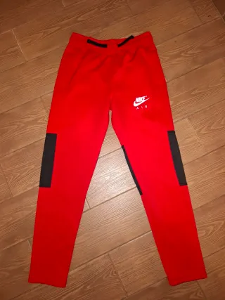 Chándal Nike Air Negro y Rojo talla M niño 137-147