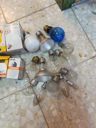 Lotti di 24 lampadine Ilesa, Osram, Philips