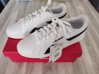 Zapatillas Reebok Court Retro Blancas y Azules