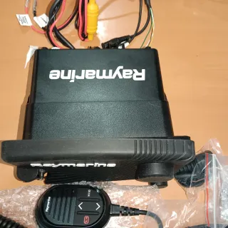 Radio  emisora VHF Marina Raymarine Ray63 con GPS