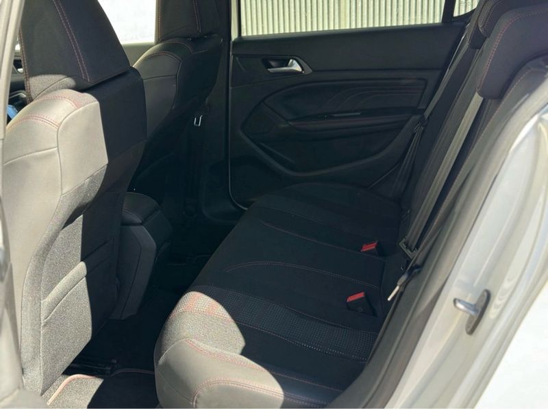 Peugeot 308 2018, foto 10
