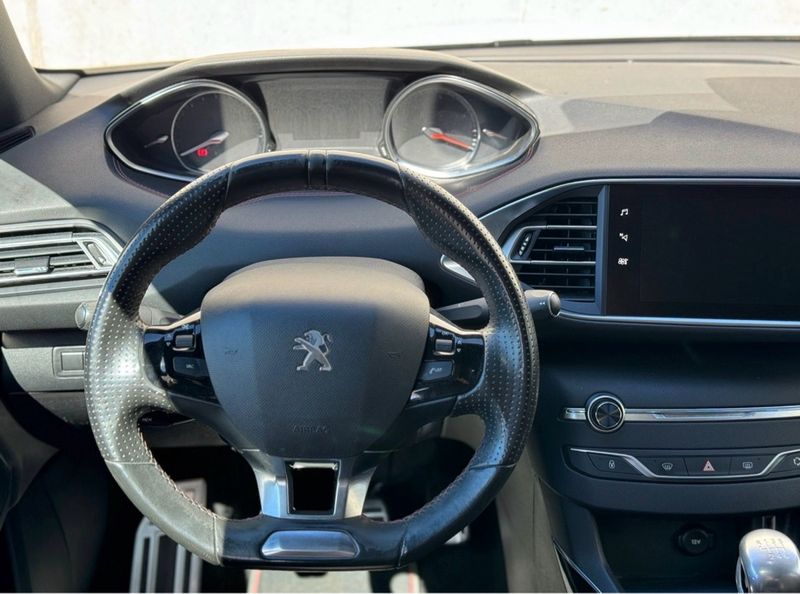 Peugeot 308 2018, foto 11